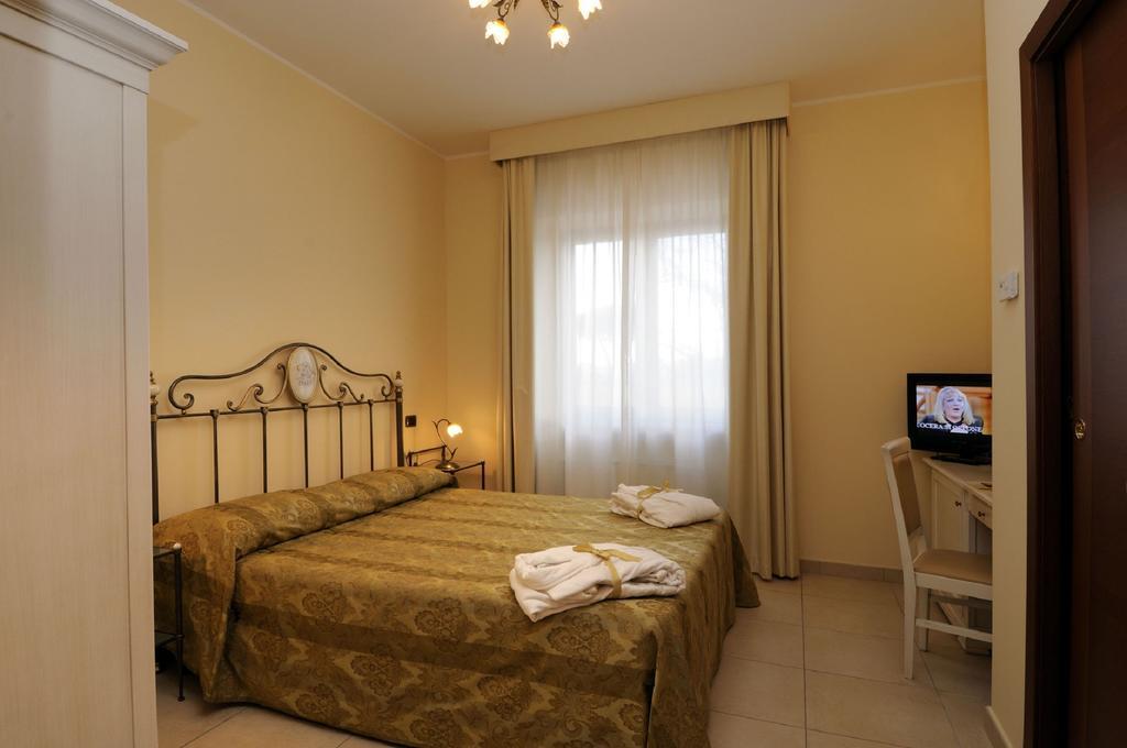 Hotel Villa Fiorita Giulianova Room photo